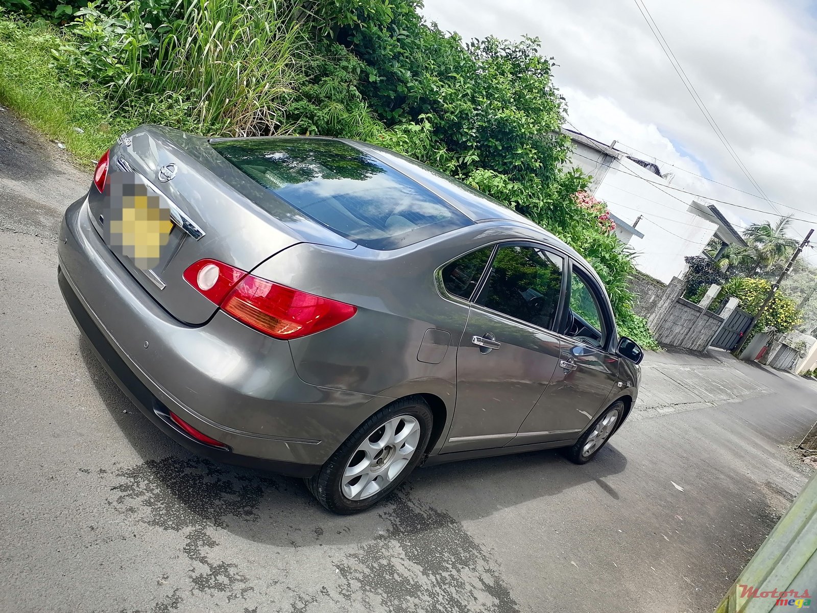 2011' Nissan Bluebird photo #4