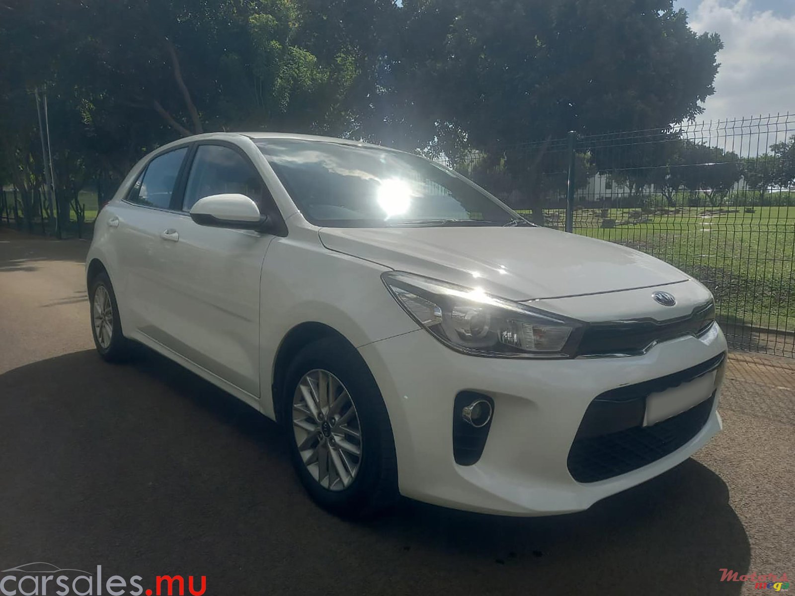 2020' Kia Rio EX 1.4 photo #2
