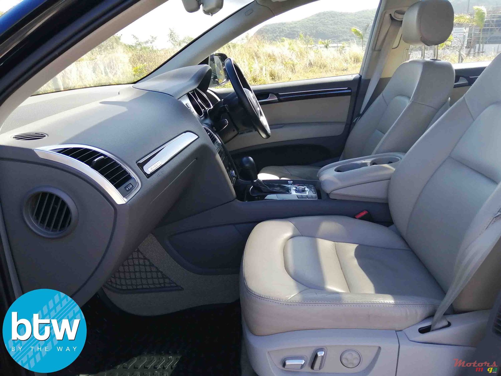 2010' Audi Q7 photo #5