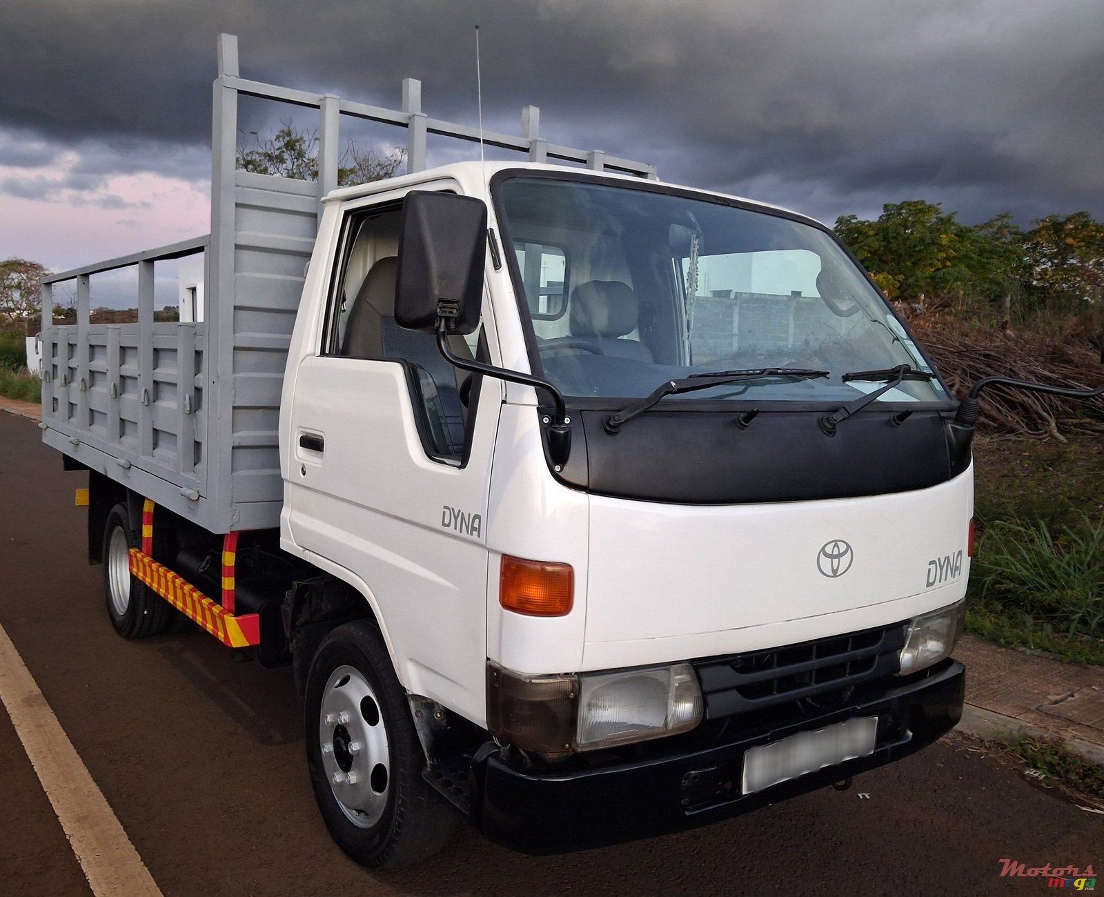 1999' Toyota Dyna photo #2