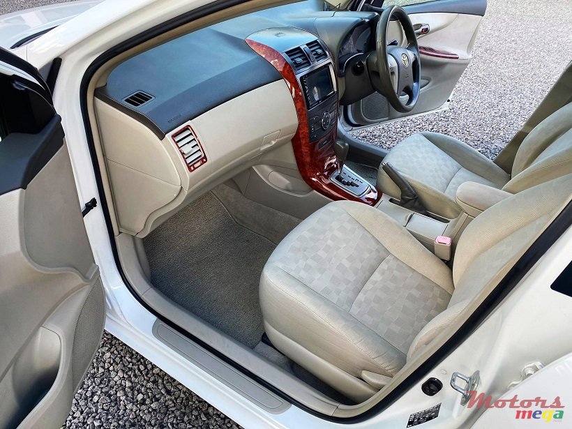 2009' Toyota Corolla Axio Auto G-Edition photo #4