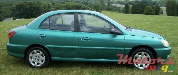 2004' Kia Rio photo #1