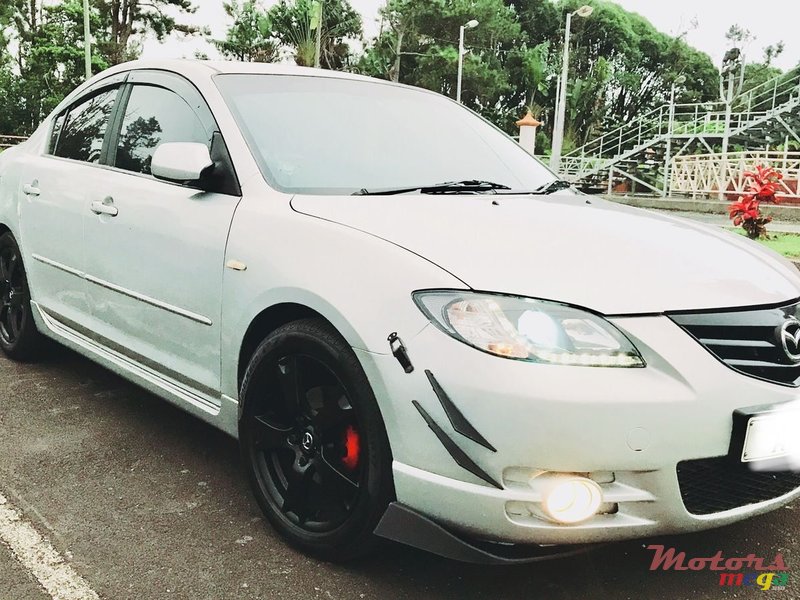 2005' Mazda 3 Sport photo #2