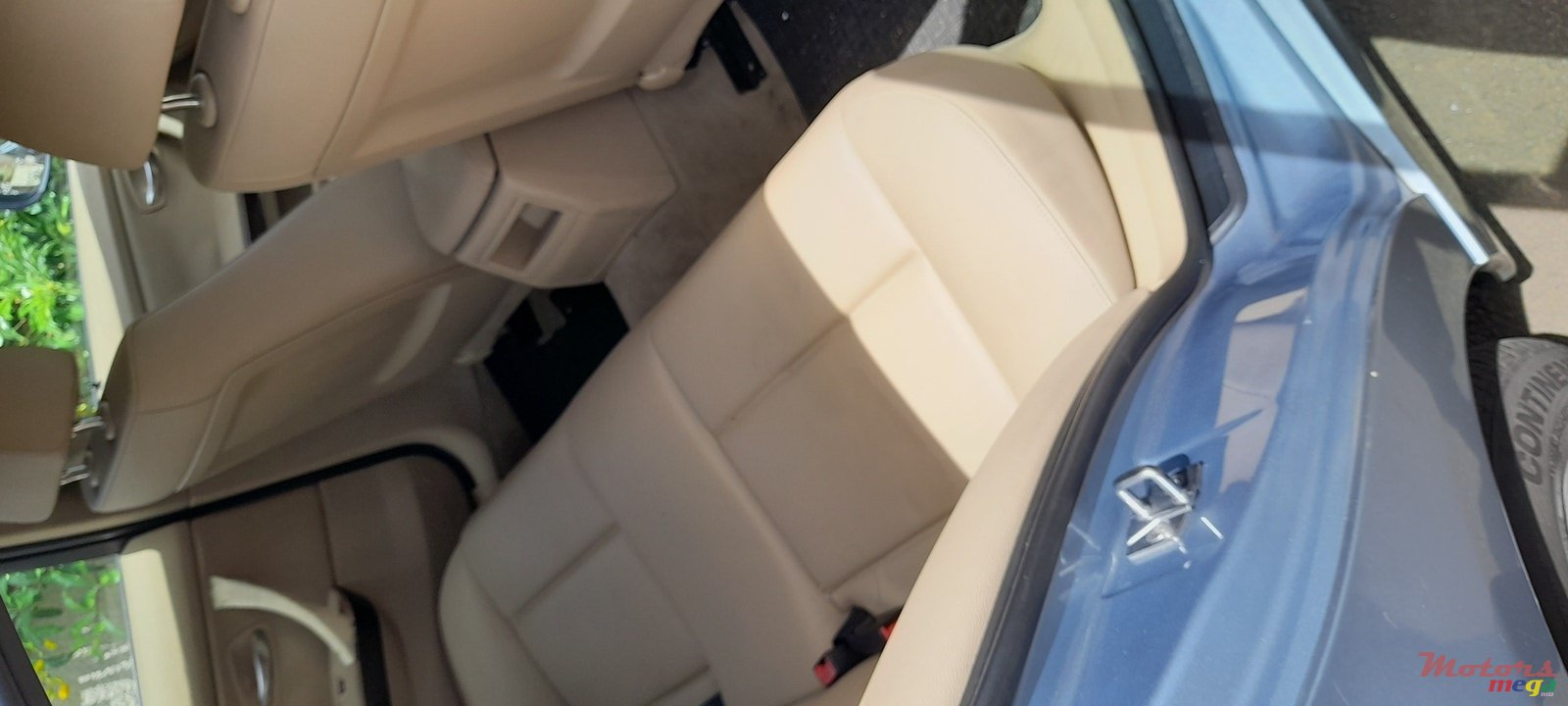 2010' BMW 3 Series 316i photo #1