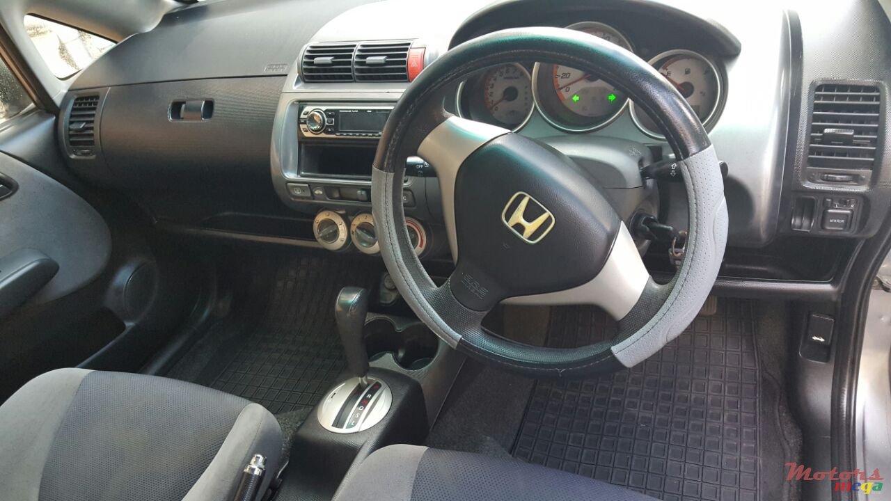 2005' Honda Fit non photo #3