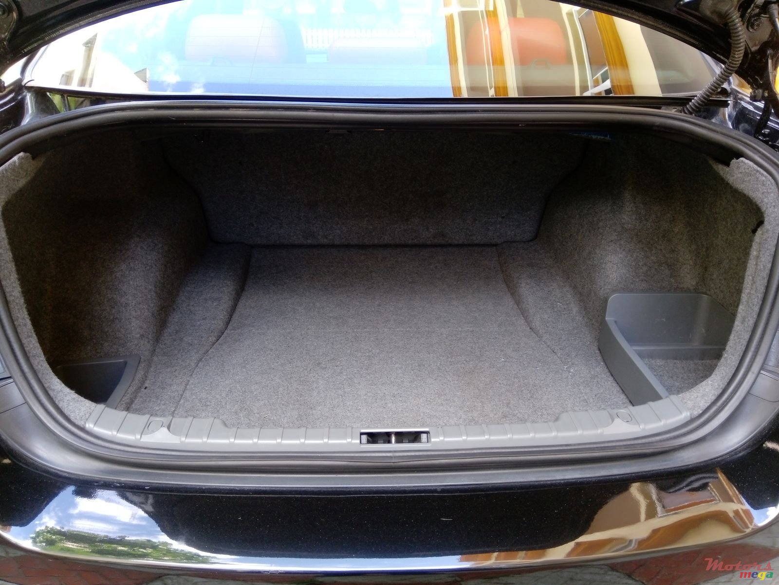 2008' BMW 3 Series photo #6