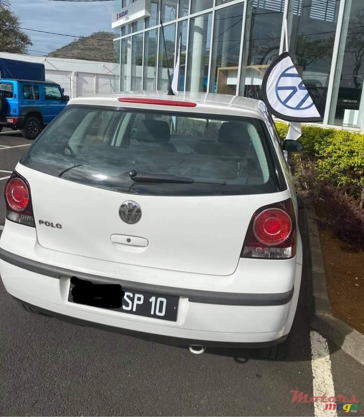 2010' Volkswagen Polo photo #6