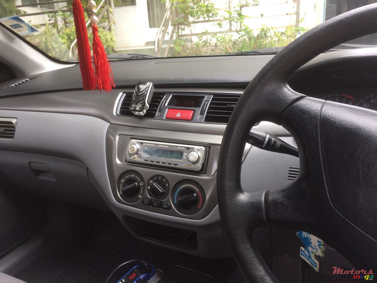 2009' Mitsubishi Lancer photo #2