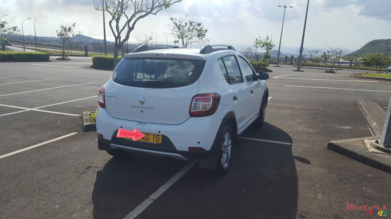 2015' Renault Sandero StepWay photo #2