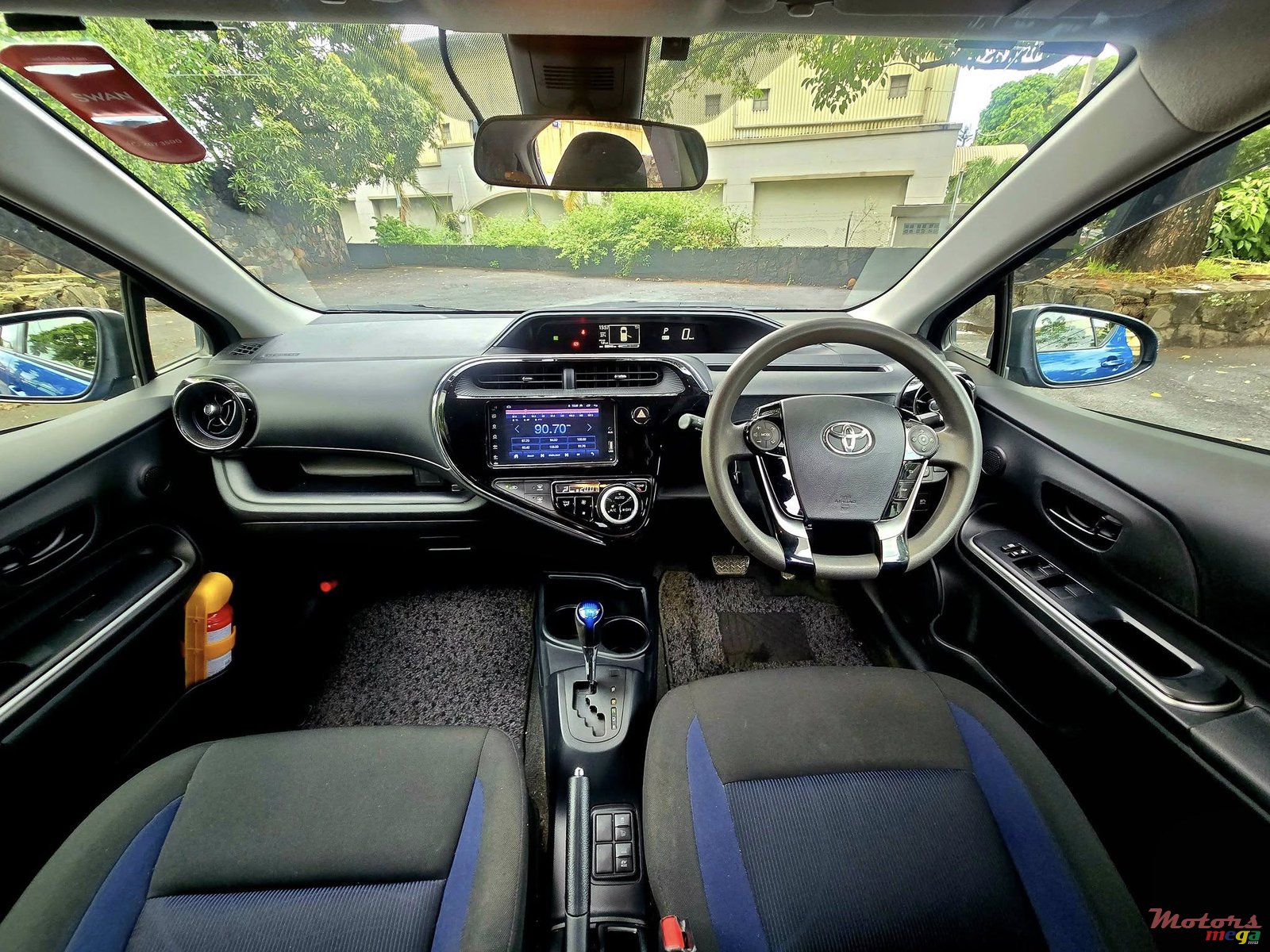 2017' Toyota Aqua photo #7