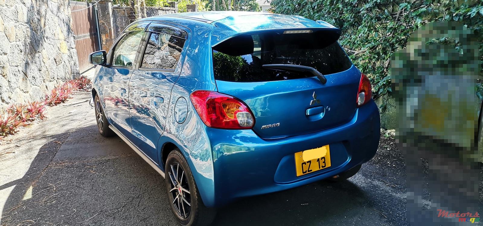 2013' Mitsubishi Mirage photo #4