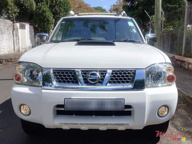 2015' Nissan NP300 photo #2