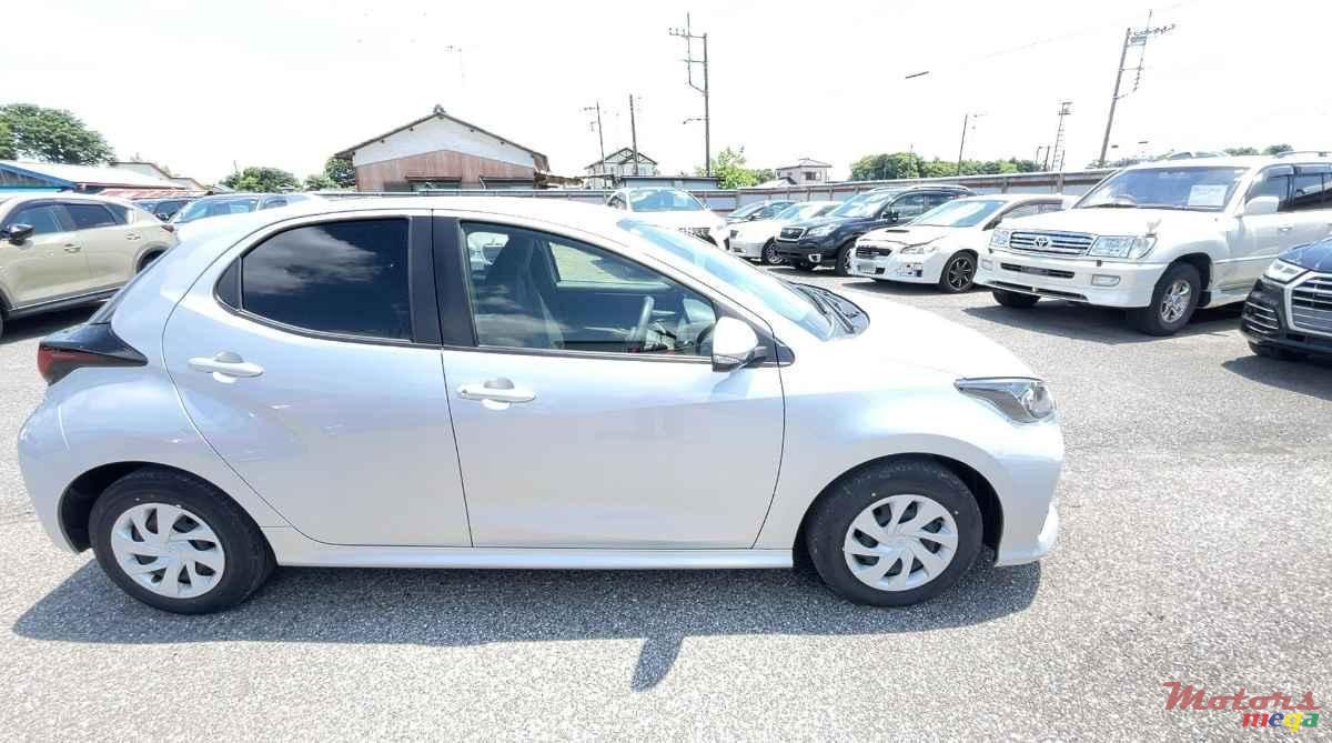 2021' Toyota Yaris photo #7