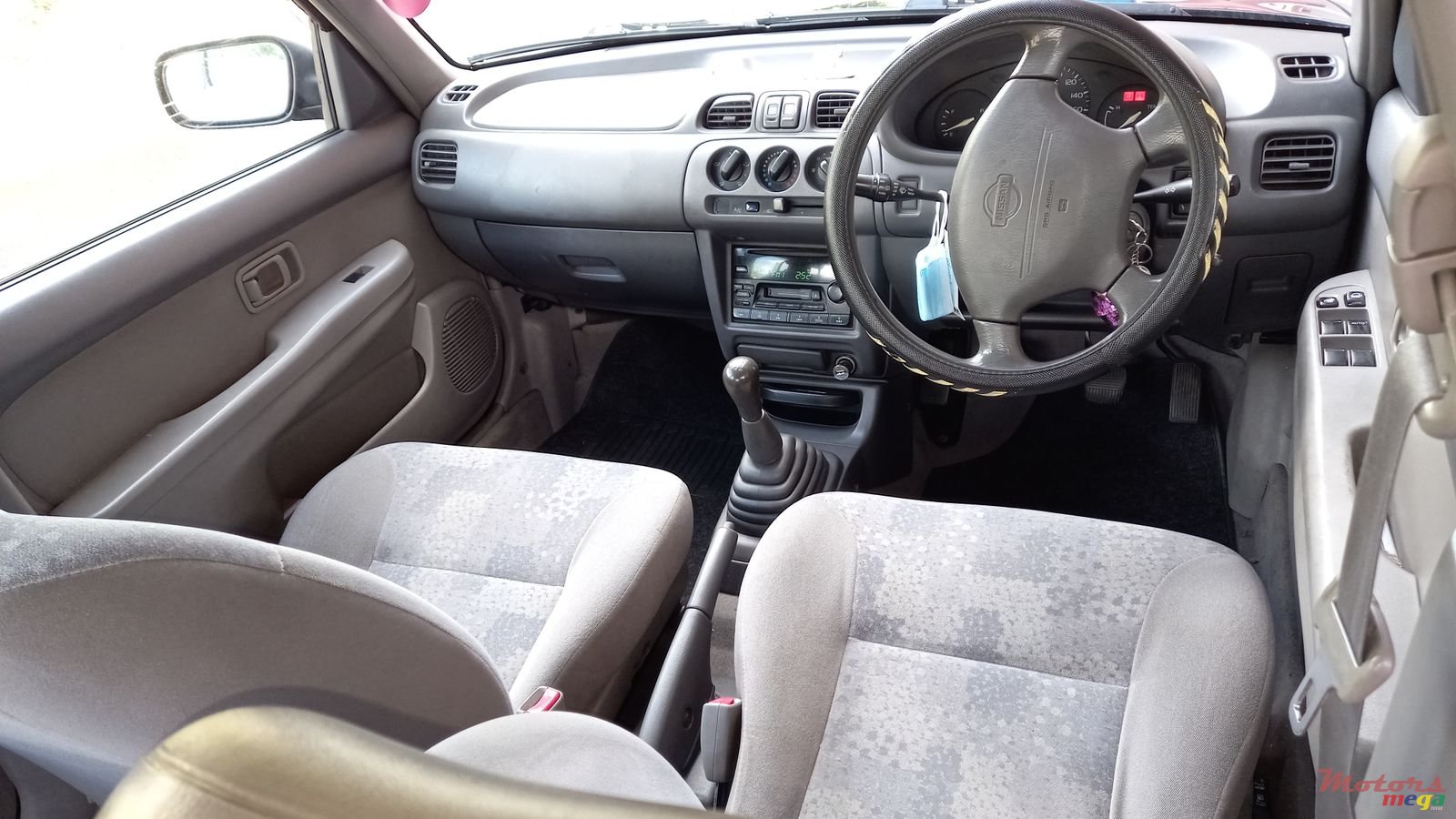 2000' Nissan March photo #4