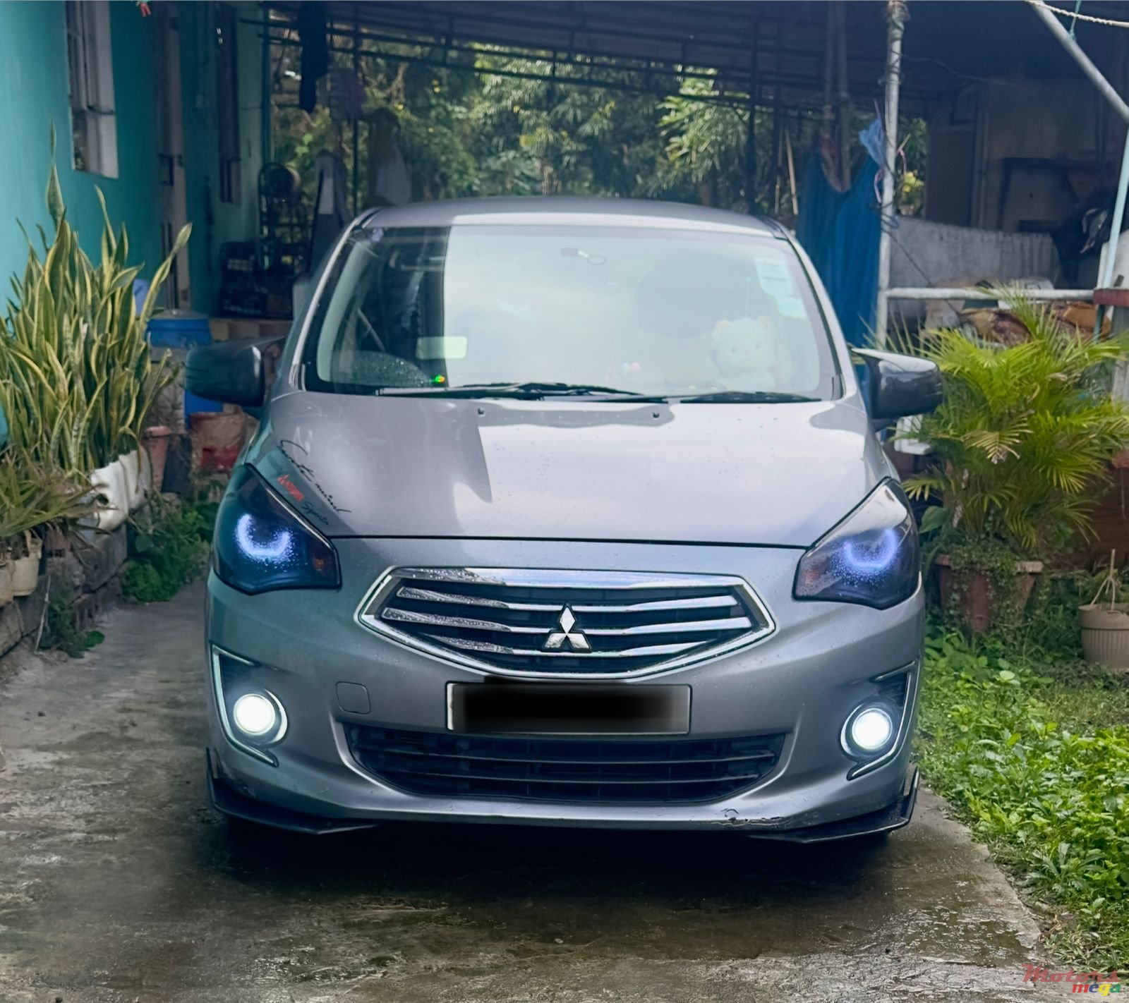 2014' Mitsubishi Mirage photo #1