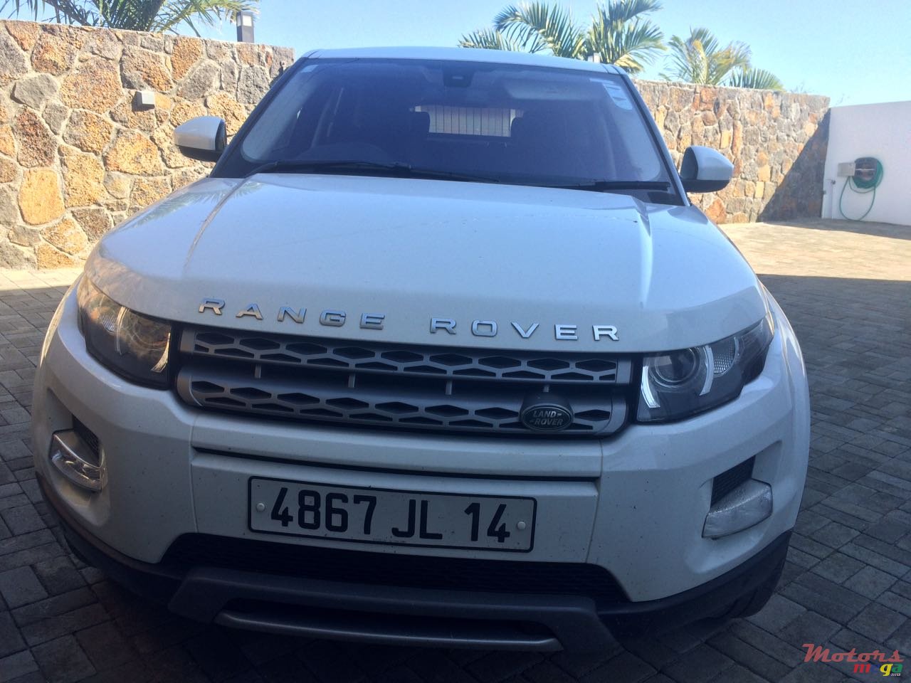 2014' Land Rover Range Rover Evoque photo #2