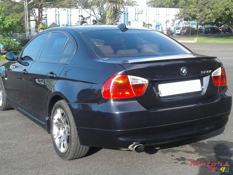 2005' BMW 3 Series Sedan 320i photo #4