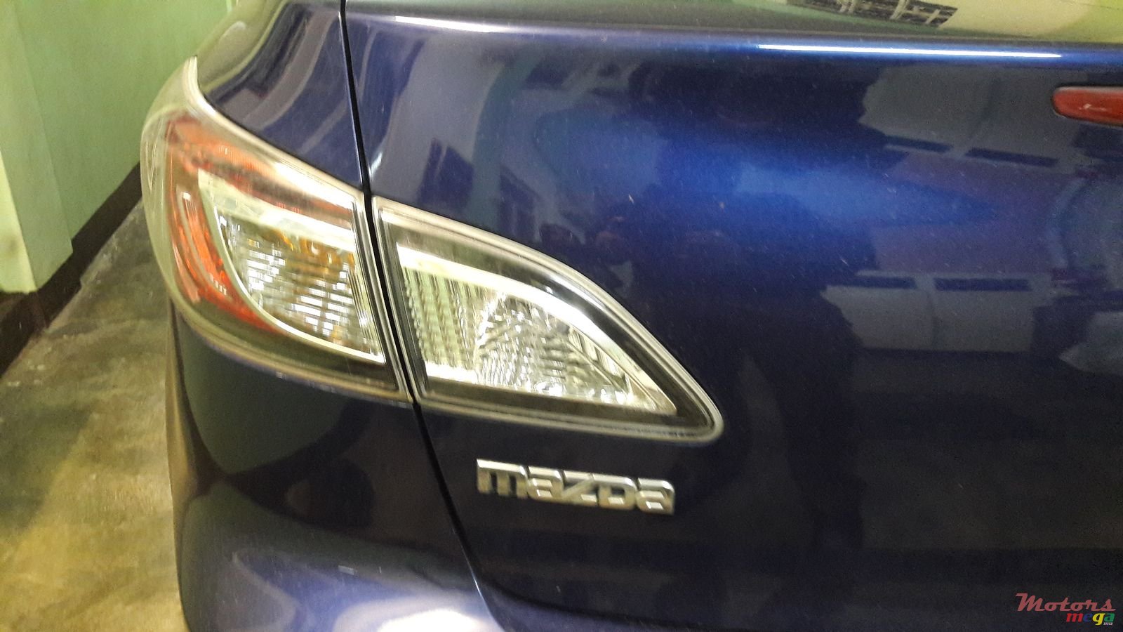 2011' Mazda Axela photo #3