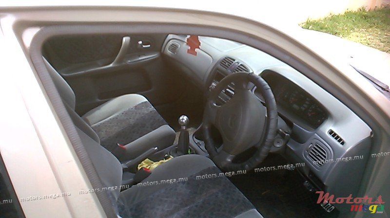 2000' Mazda photo #3