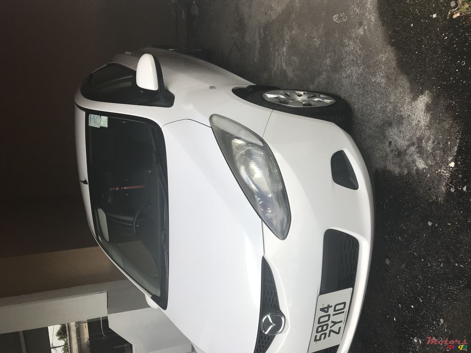 2010' Mazda Demio photo #2