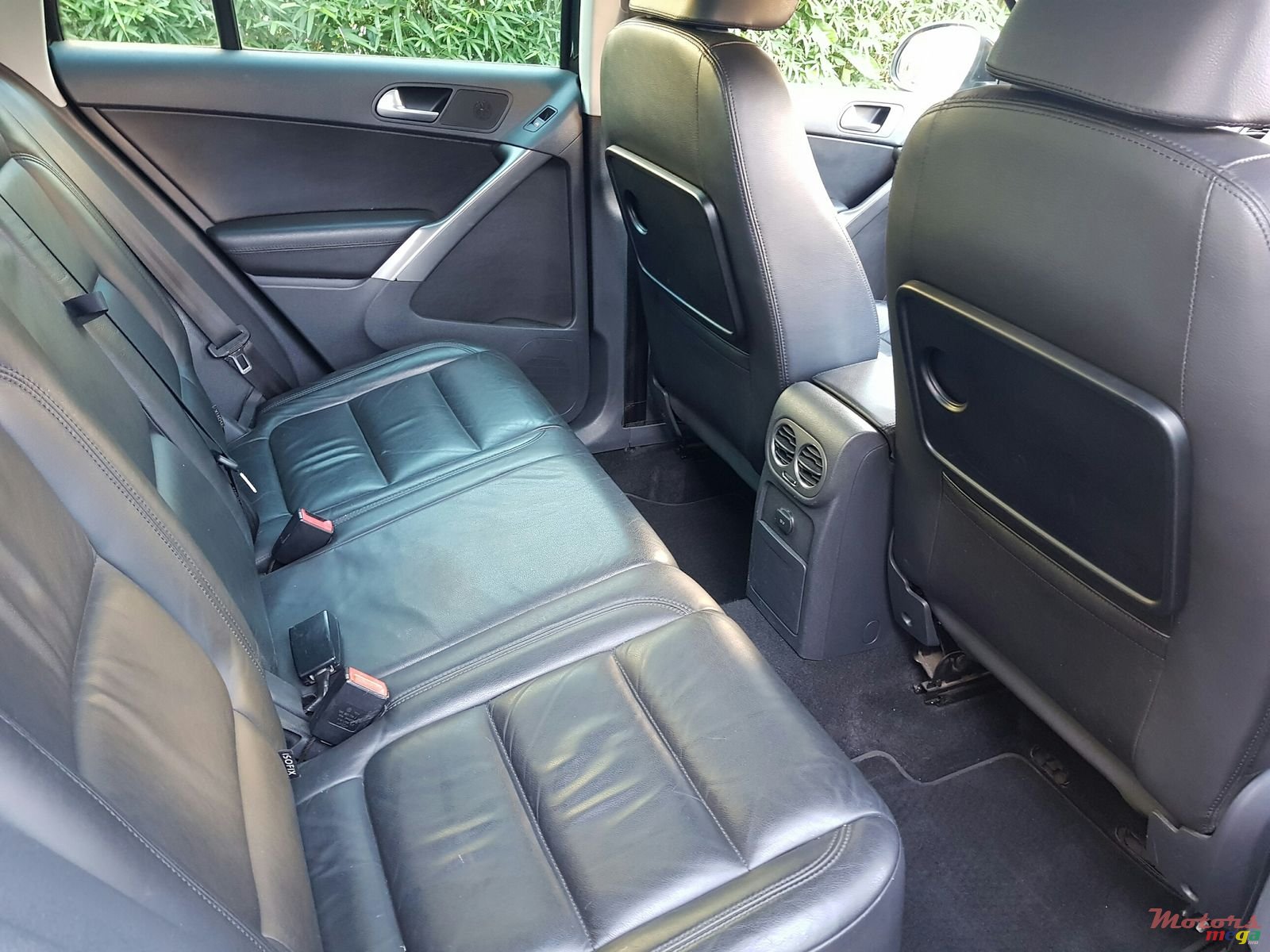 2008' Volkswagen Tiguan 1400cc turbo photo #3