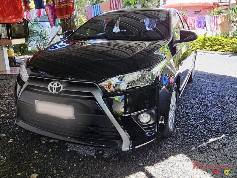 2015' Toyota Yaris photo #1