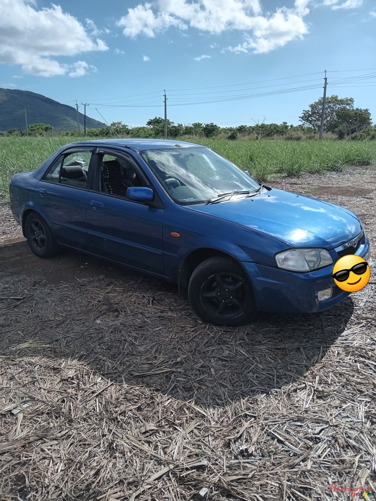 2001' Mazda 323 photo #2
