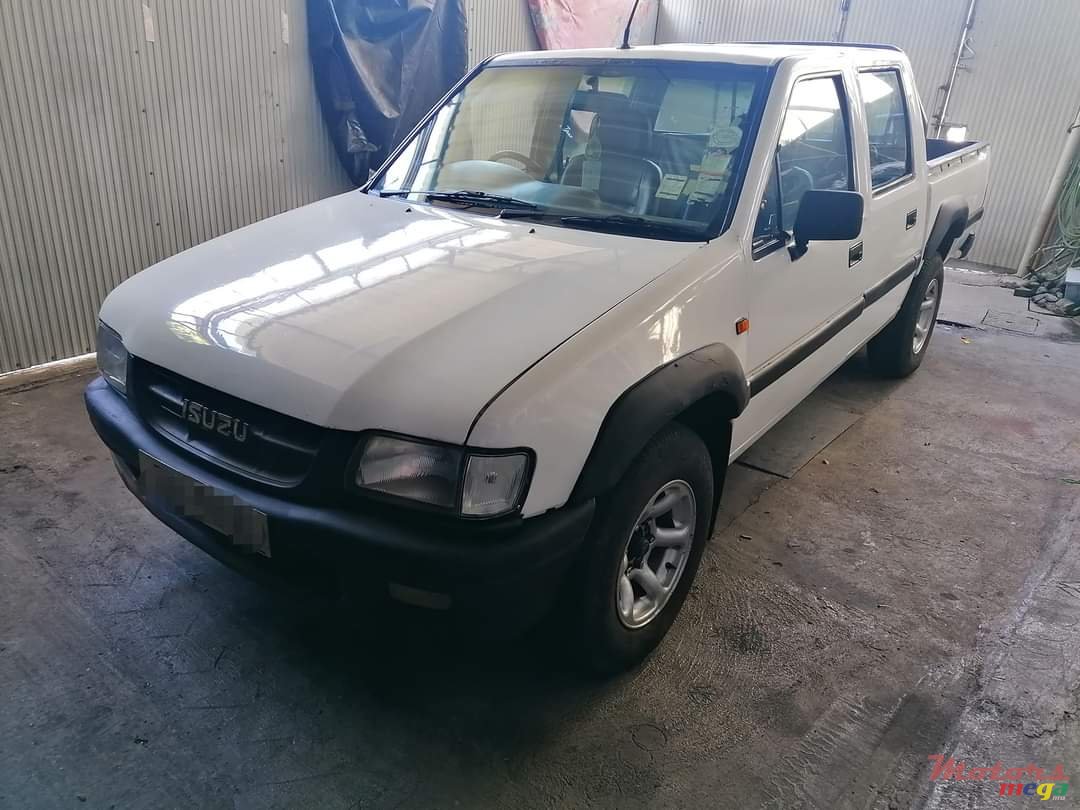 2000' Isuzu KB Series photo #1
