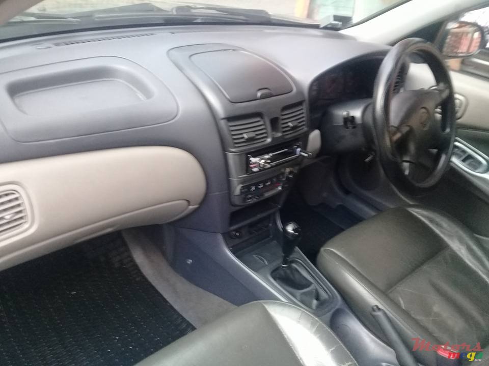 2003' Nissan Sunny photo #3