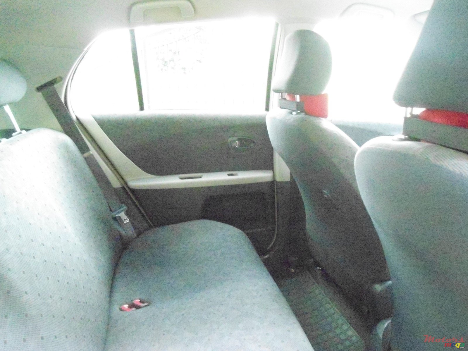 2010' Toyota Vitz photo #5