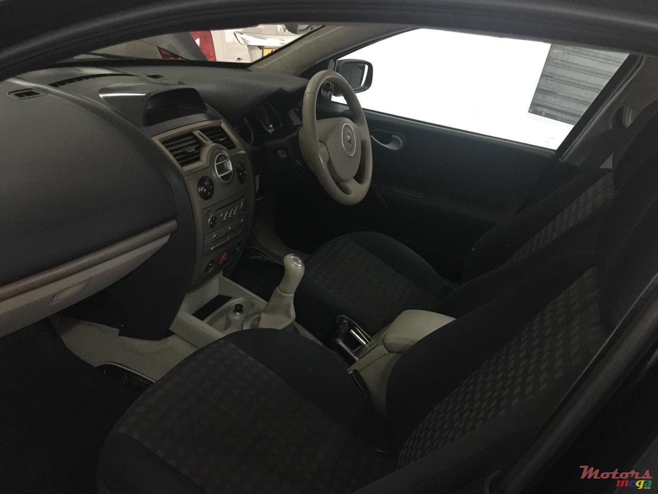 2007' Renault Megane photo #5
