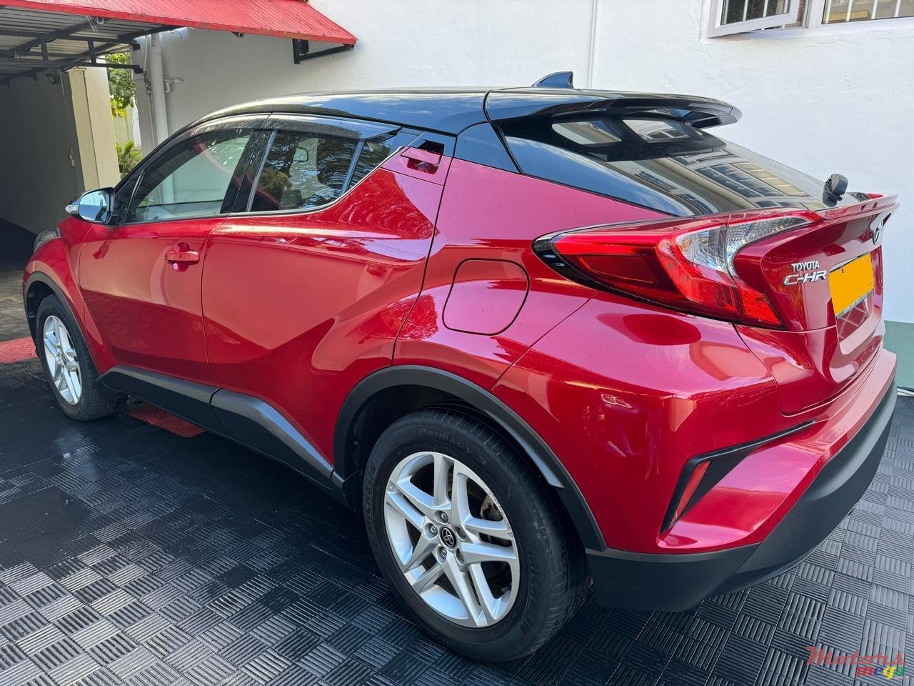 2020' Toyota C-HR photo #7