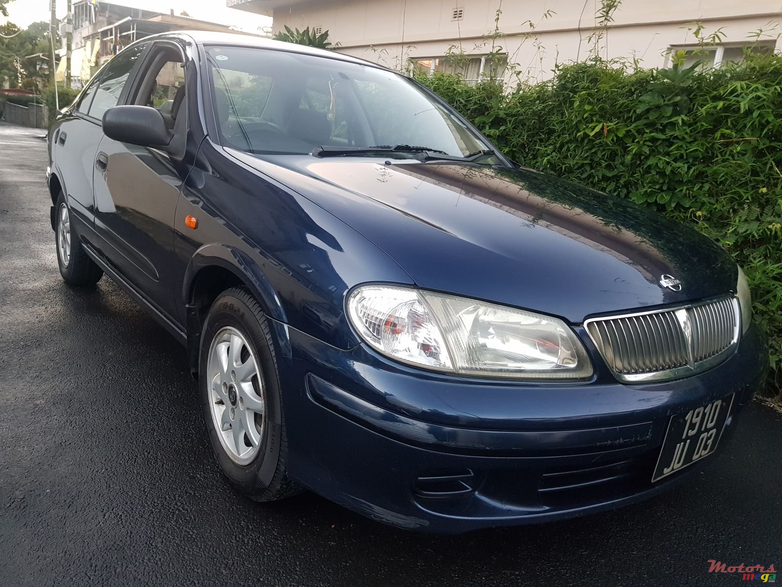 2003' Nissan N16 photo #1