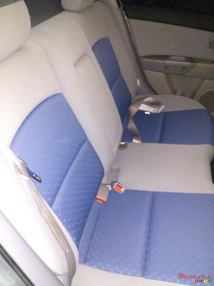 2004' Mazda Axela Alloy wheels photo #2