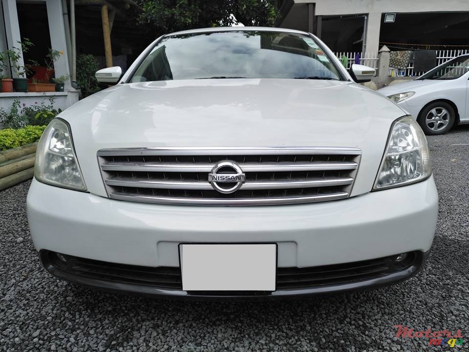 2004' Nissan Cefiro photo #1