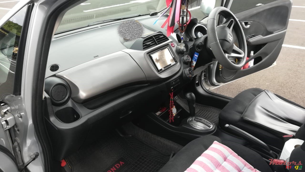 2013' Honda Fit photo #2