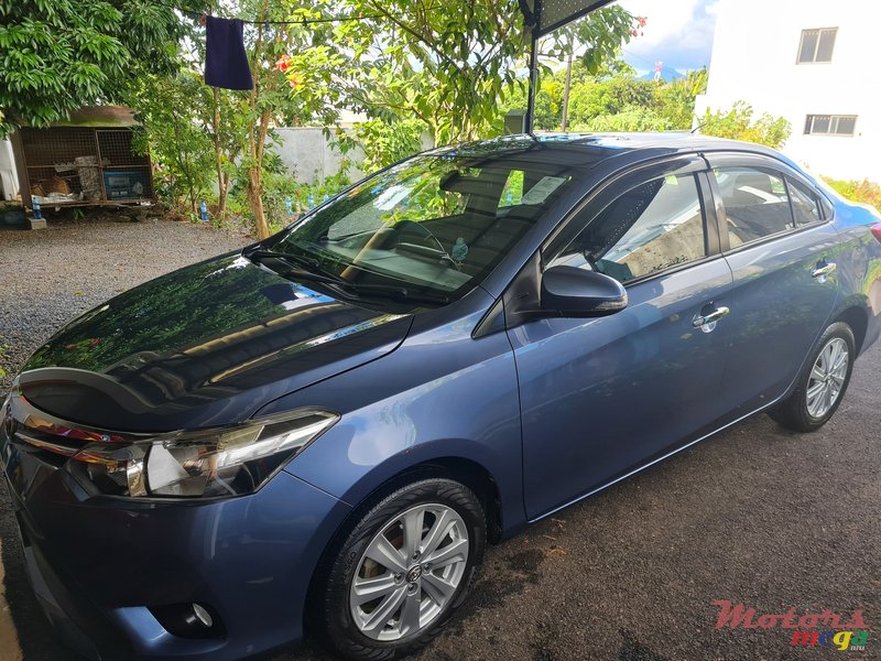 2014' Toyota Yaris photo #5