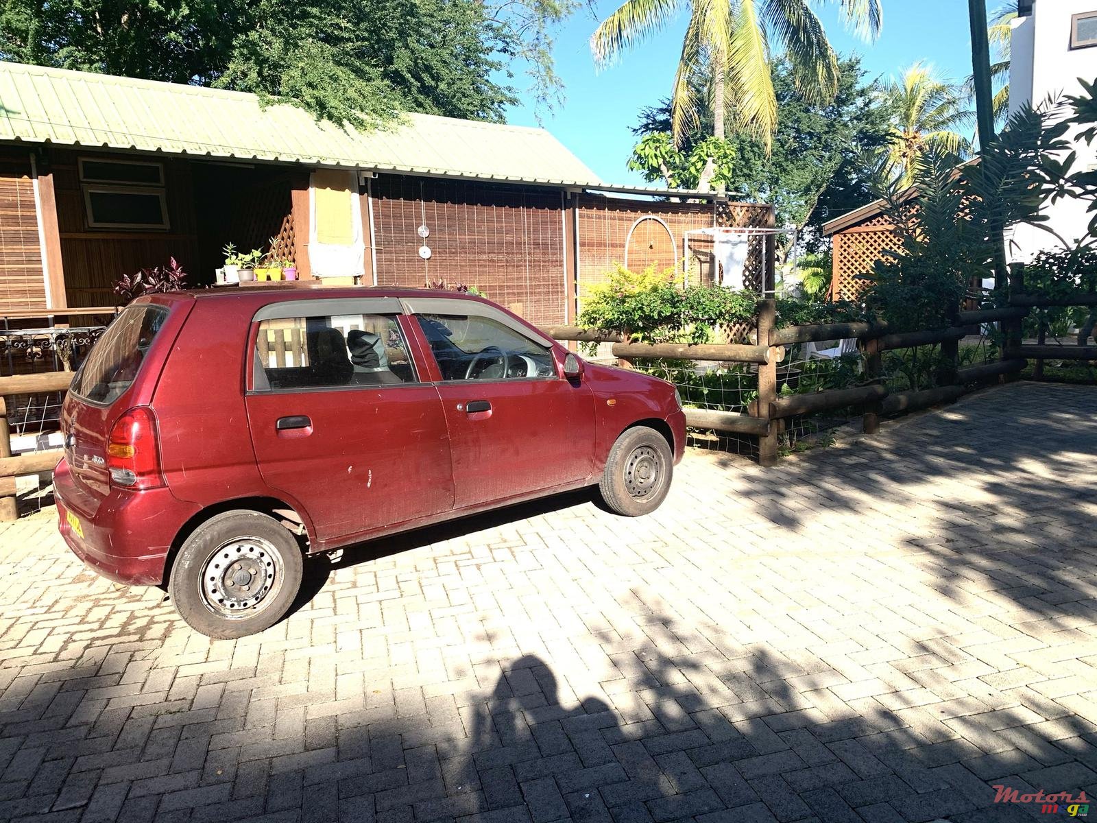 2011' Suzuki Alto photo #2