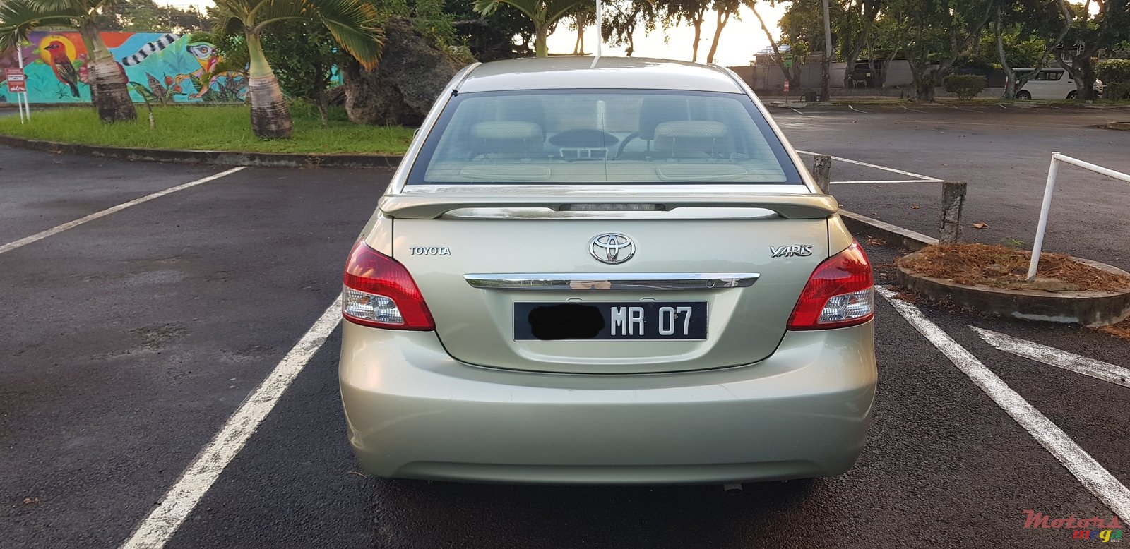 2007' Toyota Yaris Sedan photo #2