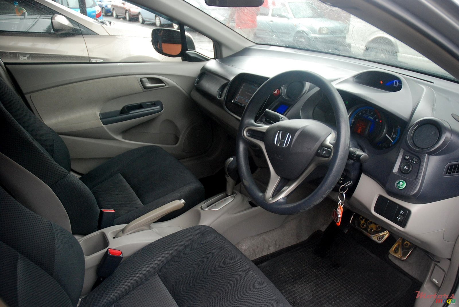 2010' Honda Insight Hybrid photo #3