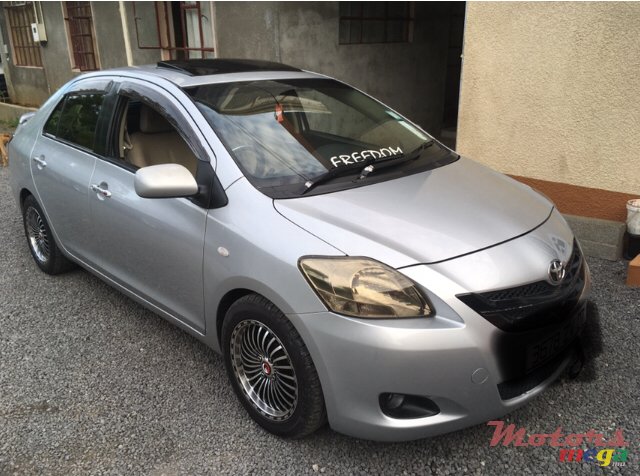 2007' Toyota Brevis photo #4