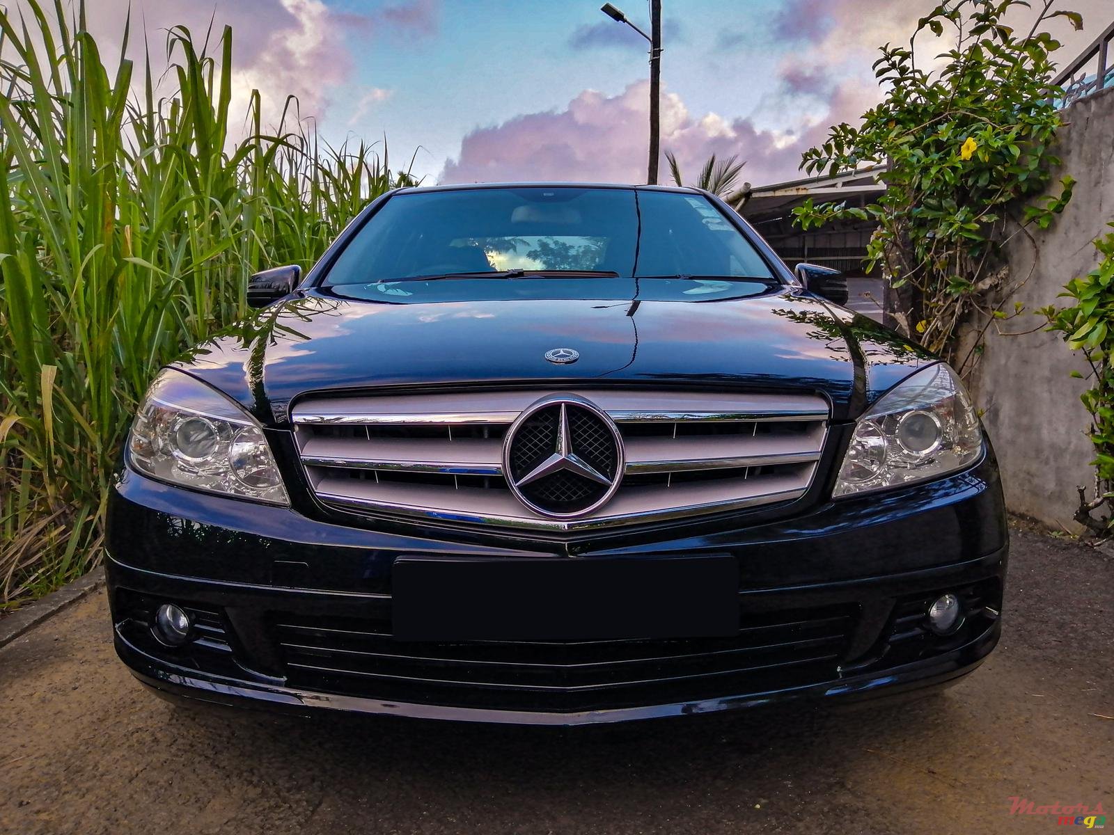 2010' Mercedes-Benz C-Class photo #1