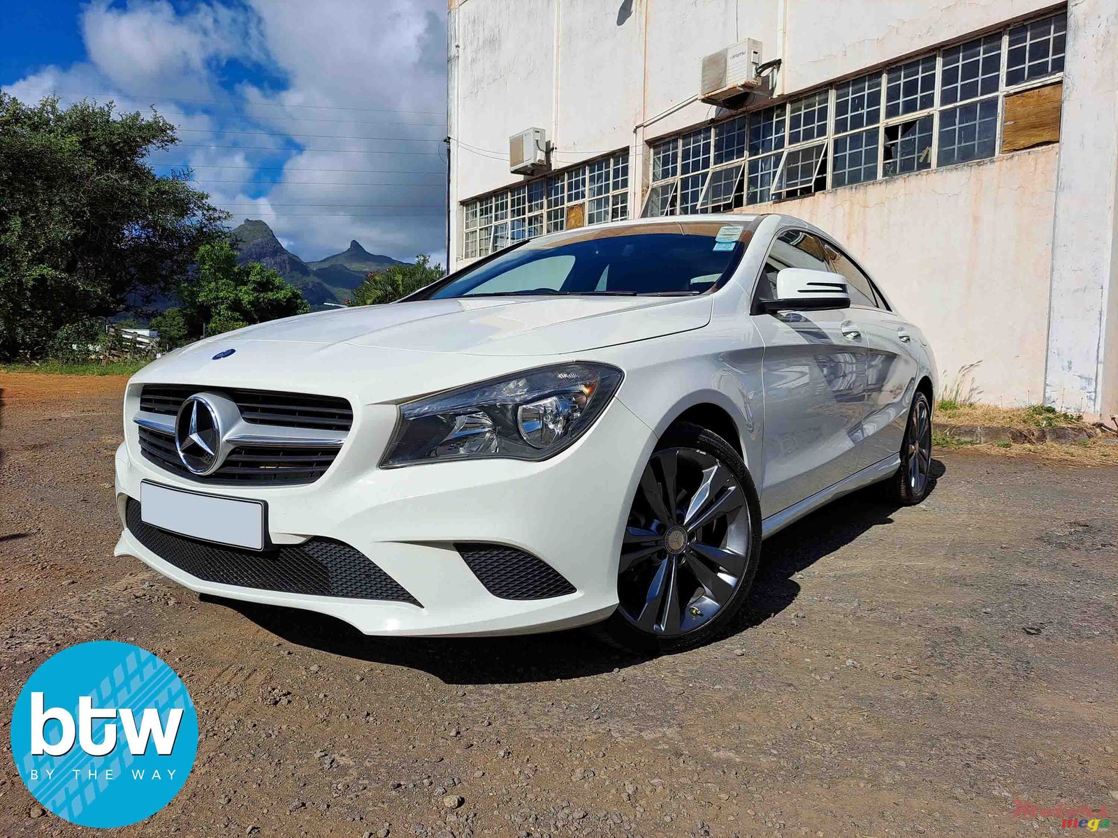 2014' Mercedes-Benz CLA 180 photo #2