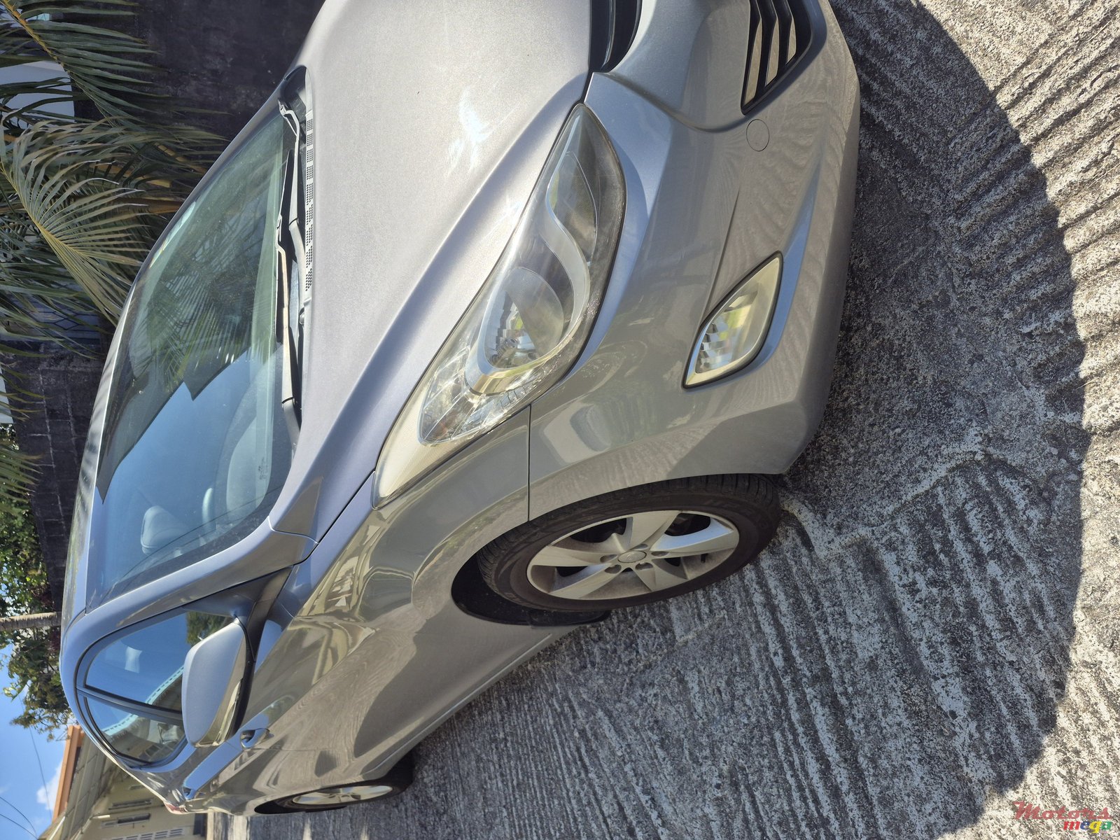 2012' Hyundai Elantra photo #4