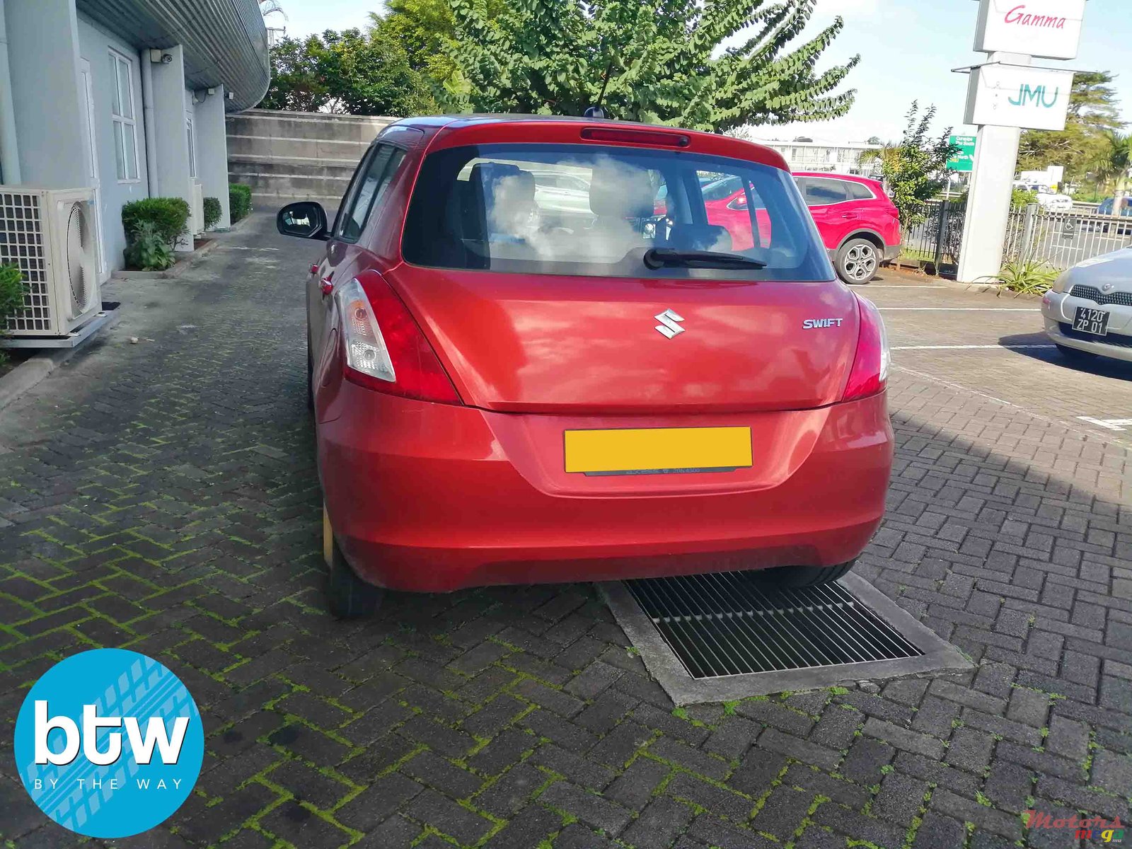 2013' Suzuki Swift Japan photo #2