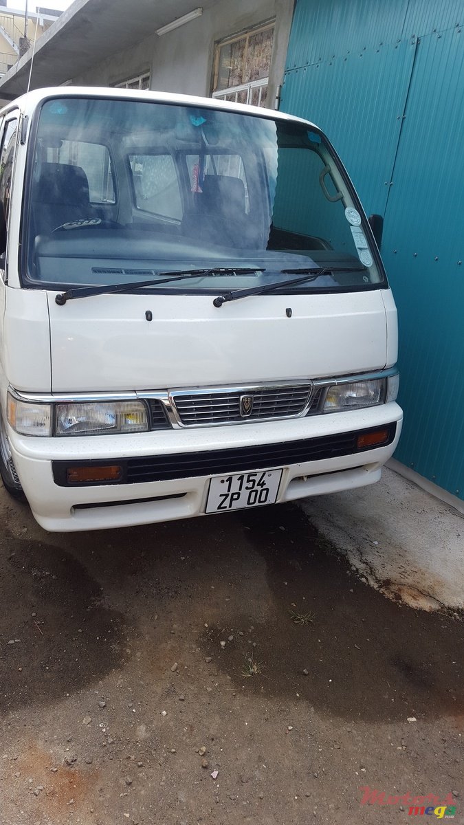 2000' Nissan Urvan td27 photo #1