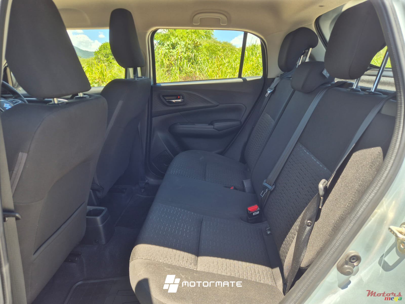 2025' Suzuki Swift GLX photo #4