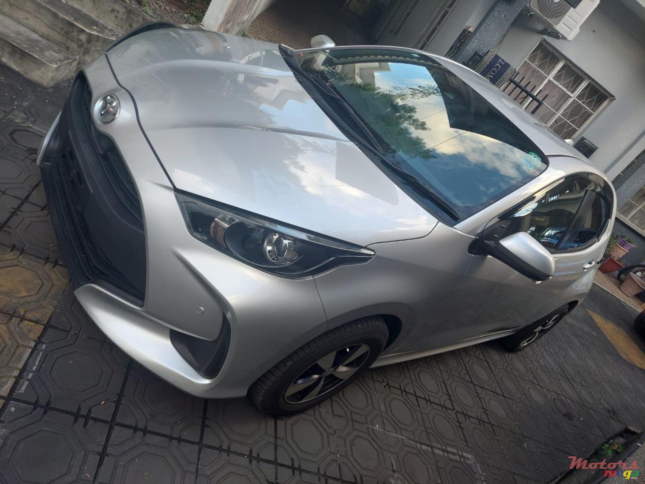 2021' Toyota Yaris photo #2