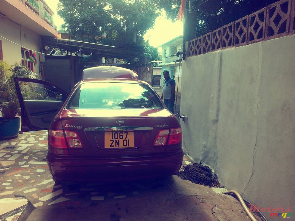 2001' Nissan Sunny photo #2