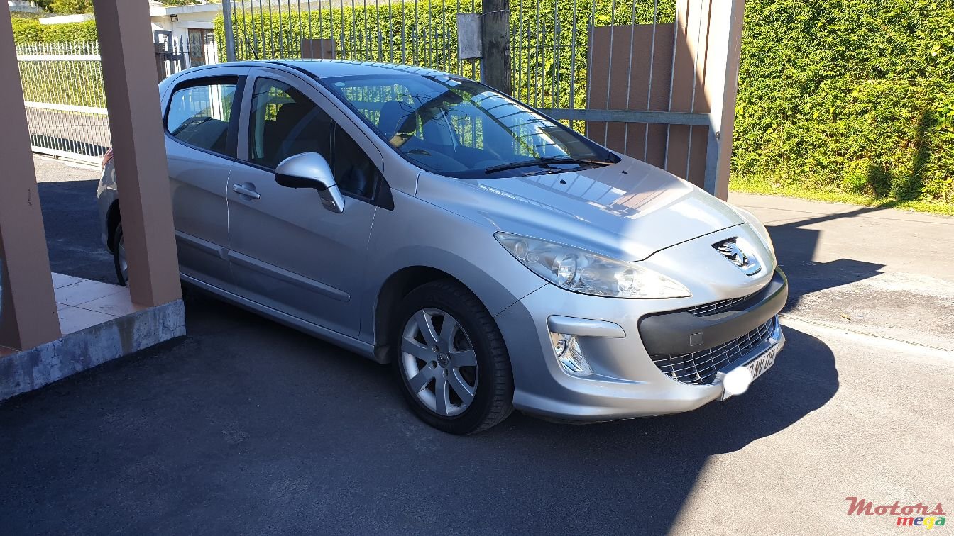 2009' Peugeot 308 photo #1